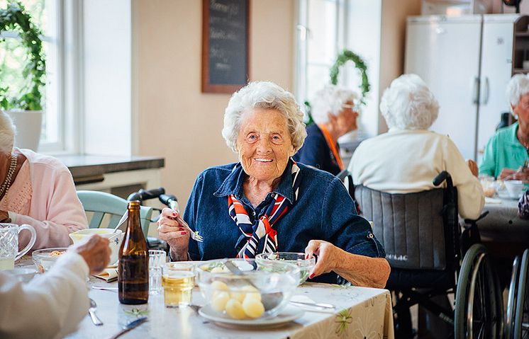 Måltid på vårdboende i Helsingborg. Foto. Anders Ebefeldt/studio-e