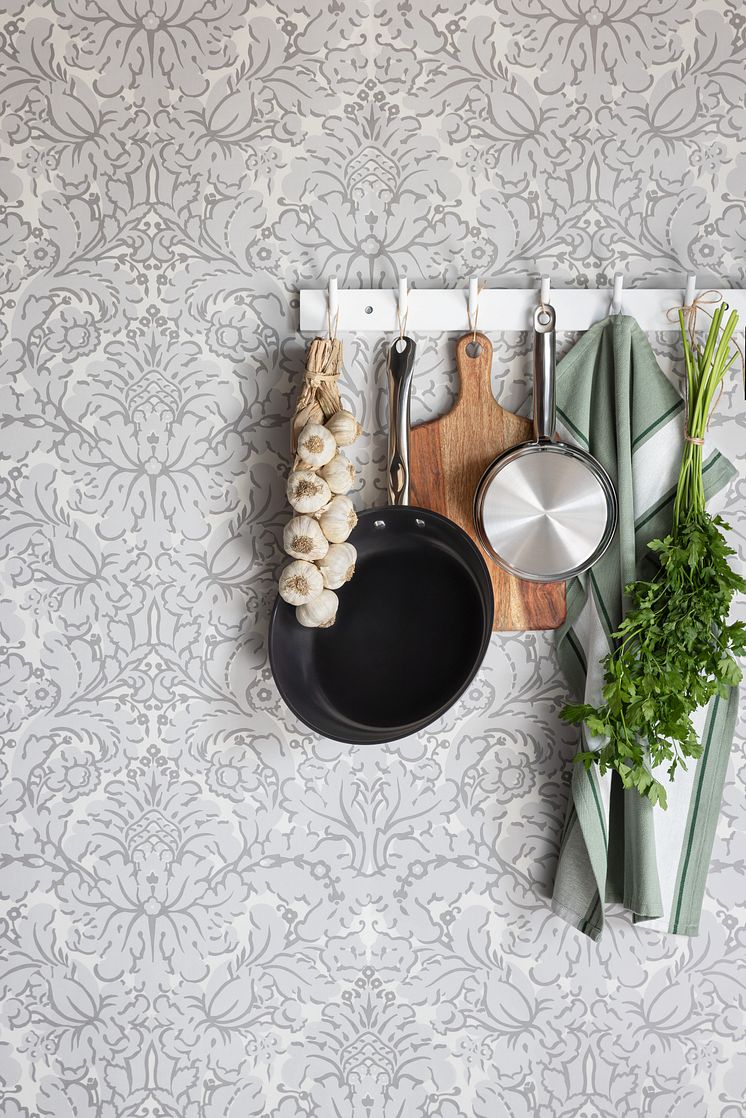 Rusta_2025_S3_DIY_wallpaper_treasure_ornament_greige-I.jpg