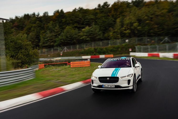 Jag_I-PACE_RACE_eTAXI_Nurburing_06
