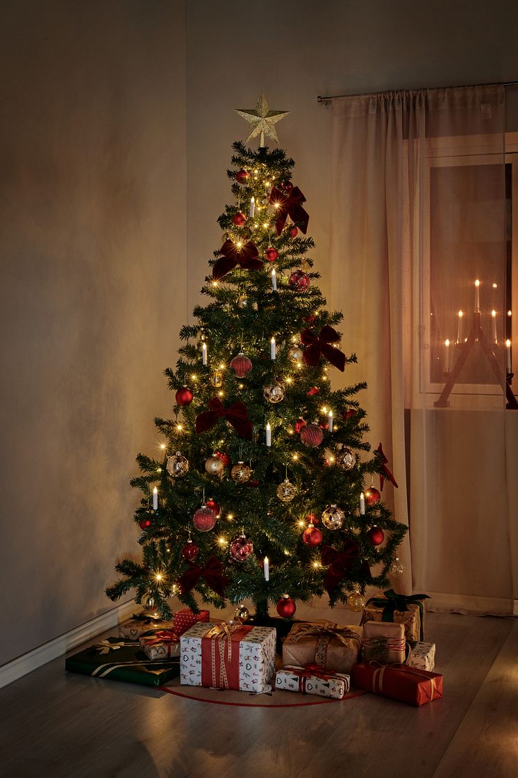 Rusta_2024_S4_Christmas_Tree_1_I.jpg