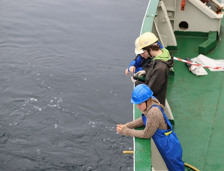 Floating marine litter observations 