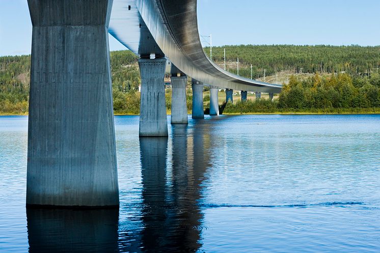 Bron över Ångermanälven