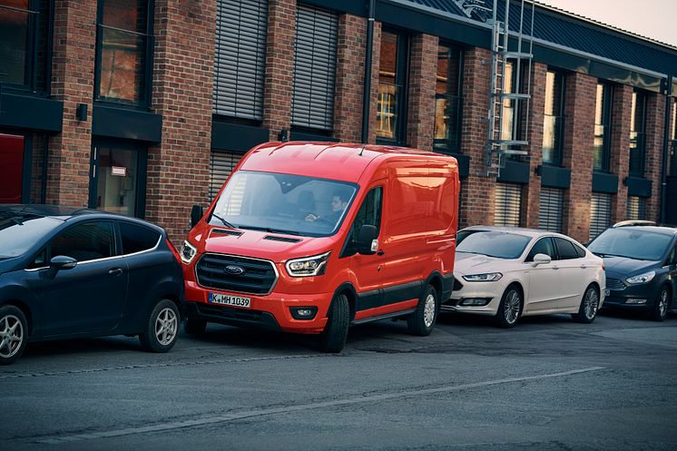 Ford Transit 2T parkeringsassistent 2020