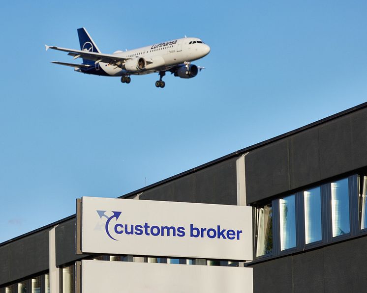 Customs Broker.jpg