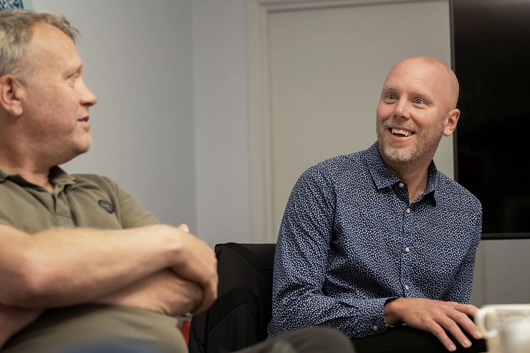 Fr.v. Tobias Andersson, Svenljunga Plåtslageri och Pär Brundin, Marks Bostad