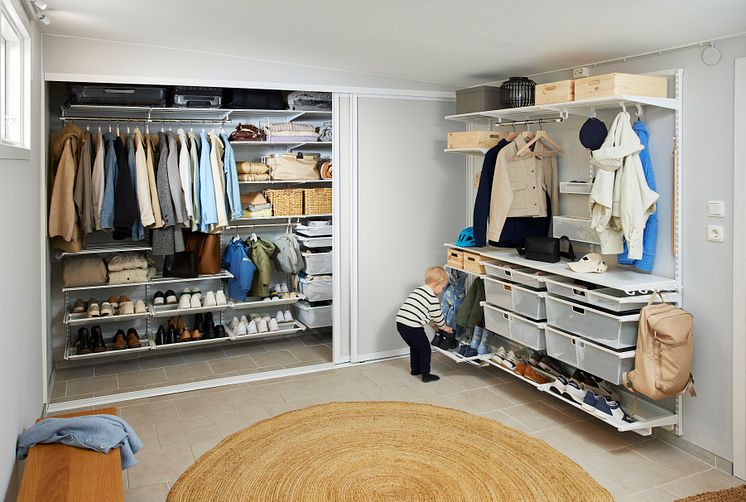 Elfa_Clothing_Interior_click-in_system_Classic_Slidingdoor_Artic_2023_03_2061.jpg