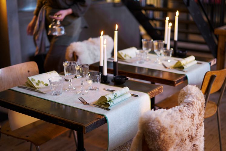 2024_DUNI_Paisley_Napkin_Tablecover_Candle_0053_1.jpg