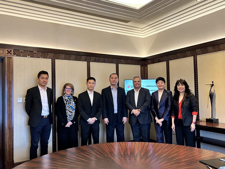 Air China Cargo and Lufthansa Cargo representatives during the meeting .jpeg