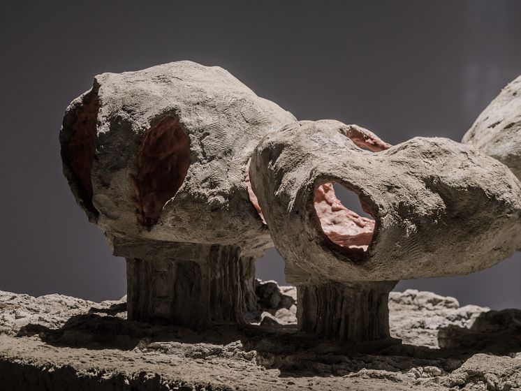 Mire Lee, Endless House: Four Heads, Two of Which Open, 2021–2025