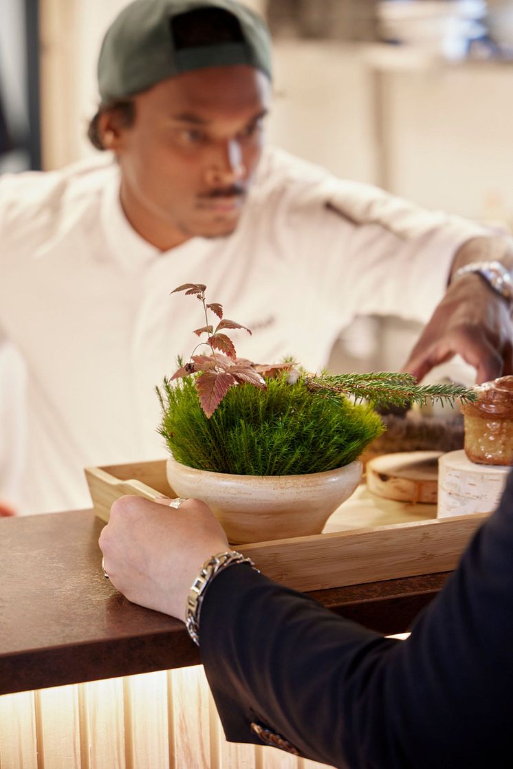 Chef at Arctic Bath 