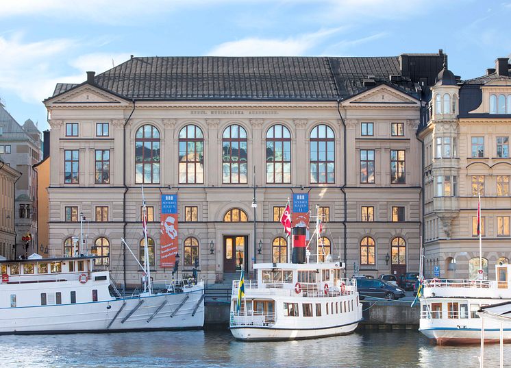 Konserthuset vid Nybrokajen, exteriör