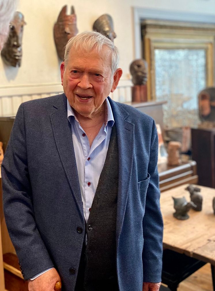 Henrik Allert i studion.jpg