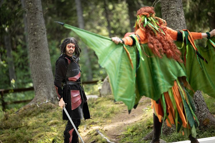 Drakälvan kämpar mot drakjägaren