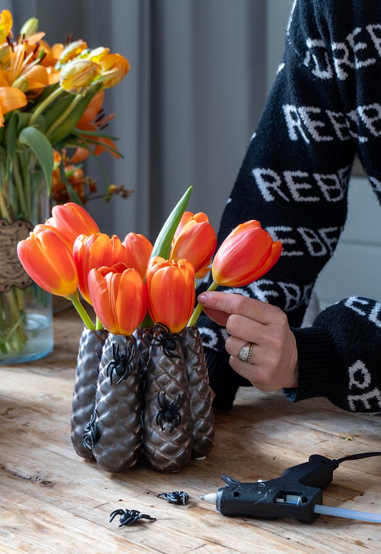 DIY tips. Skapa din egen tulpanvas till halloween