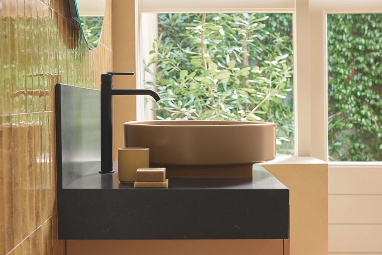 Duravit_Balcoon_3882787_72 nærbillede vask på bord.jpg