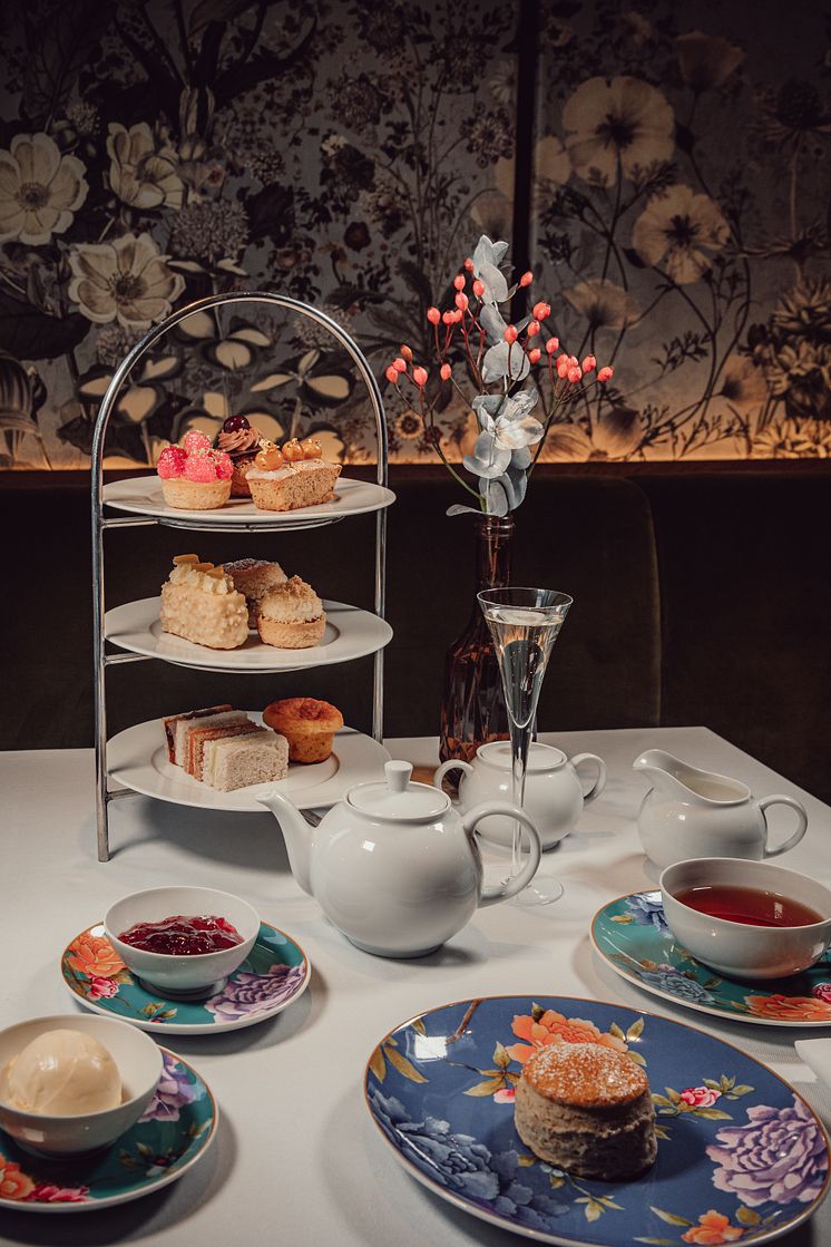 st-james-hotel-club-tea-time ©Pol Ferreres Garcia1.jpg