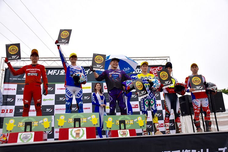 2025061001_012xx_JTR_Rd3_黒山選手_氏川選手_野崎選手_4000.jpg