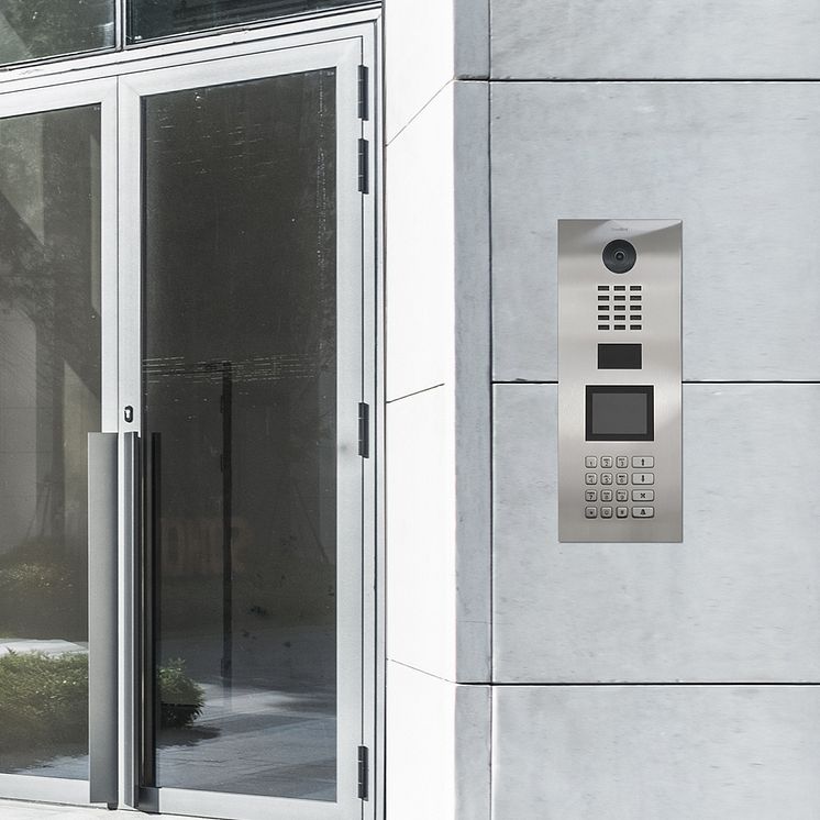 D21DKV_steel_door.jpg