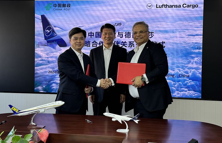 China Postal Express & Logistics Co., Ltd. & Lufthansa Cargo signing MoU .jpeg