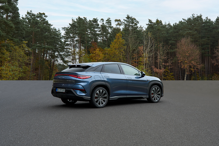 BYD SEALION 7 07.jpg.png