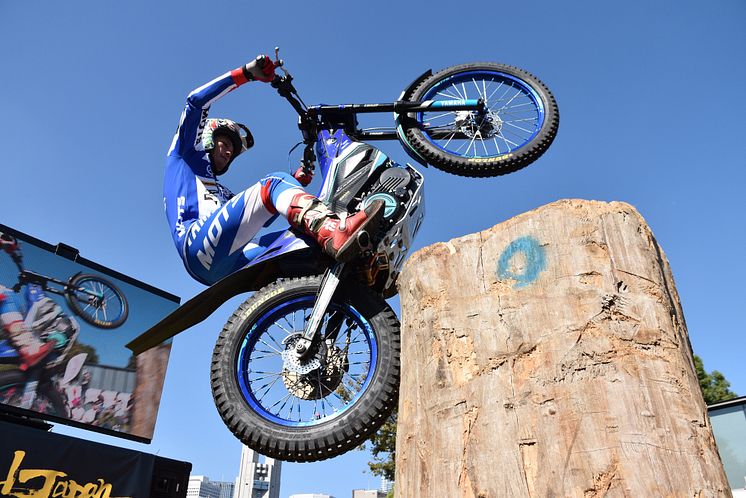 2024110402_003xx_JTR_Rd8_黒山選手_4000.jpg