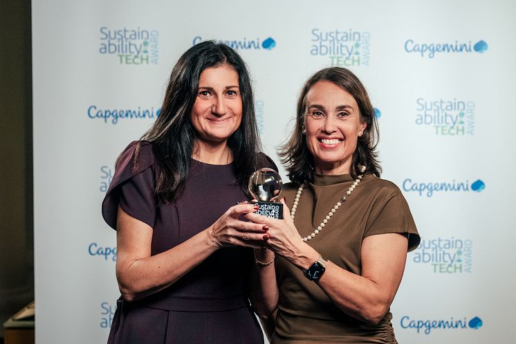 Caterina Camerani, VP Sustainability och Susanne Larsson,  Group CFO, EVP IT, Digital Enablement, GBS, Indirect Procurement - Mölnlycke .jpg