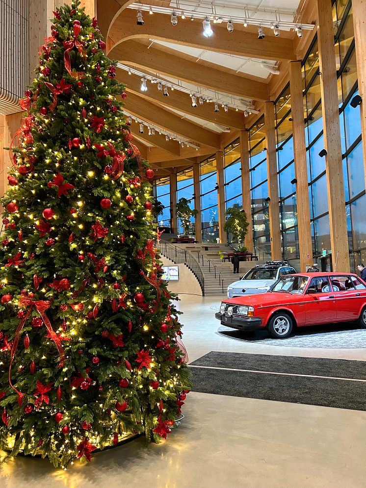 Christmas - World of Volvo 2.jpg