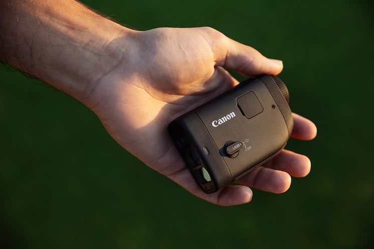 Canon PowerShot GOLF_Lifestyle_sunset_in_hand_68916[1].jpg