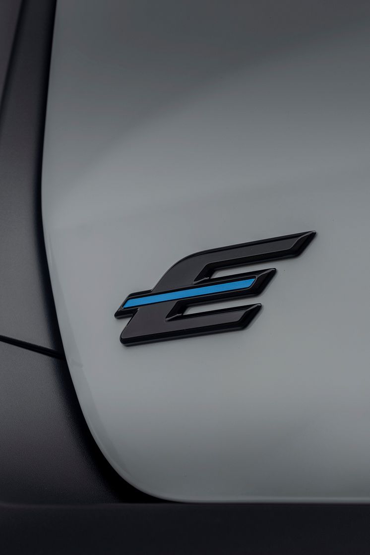 2024_FORD_E-Tourneo_Courier_04.jpg