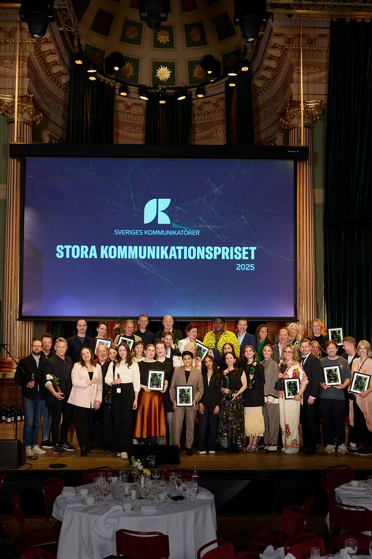 Gruppbild_stående.jpg