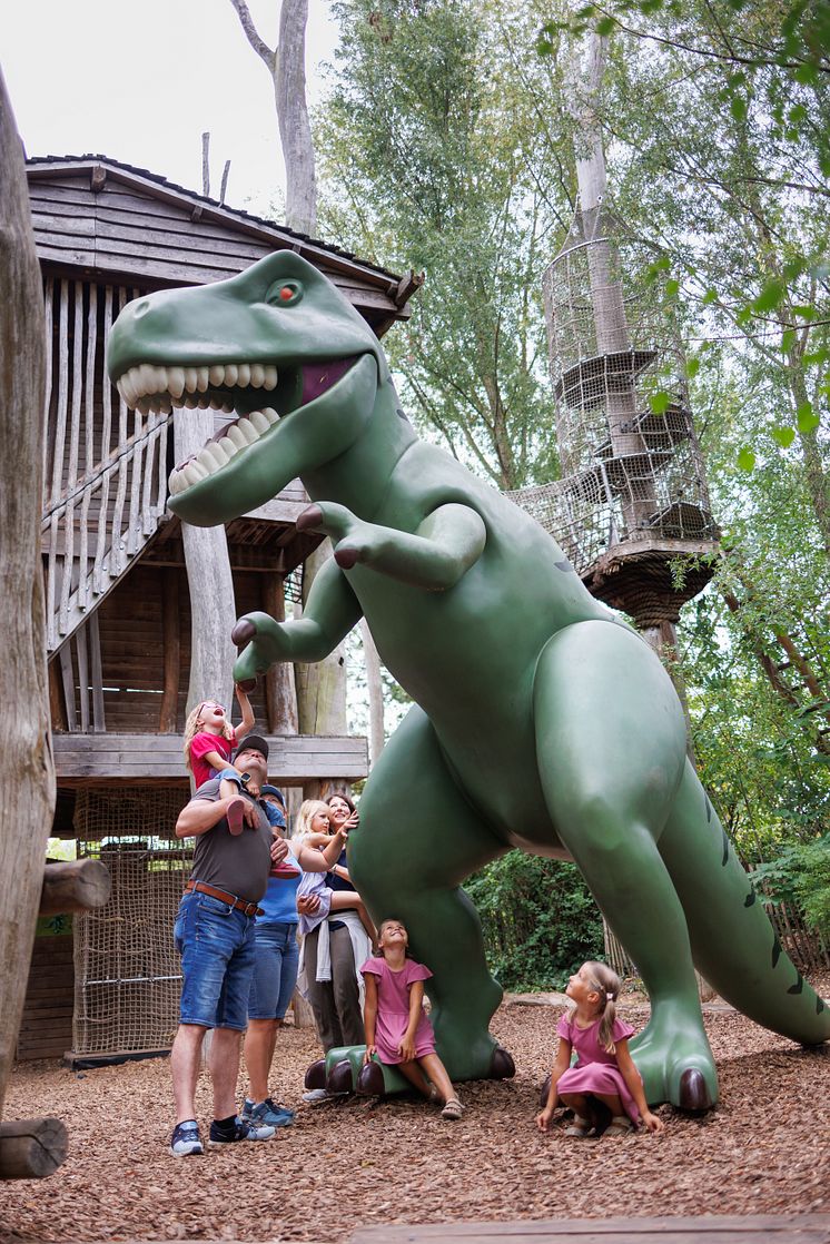 Baumhaus & Dinos im PLAYMOBIL-FunPark