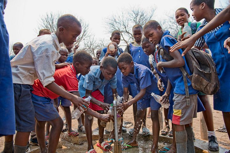 Rent vatten i skola - Zimbabwe.jpg