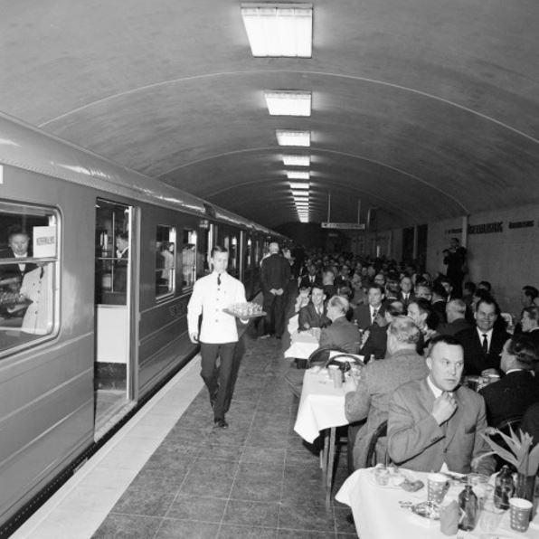 Firande vid Östermalmstorg år 1965.JPG