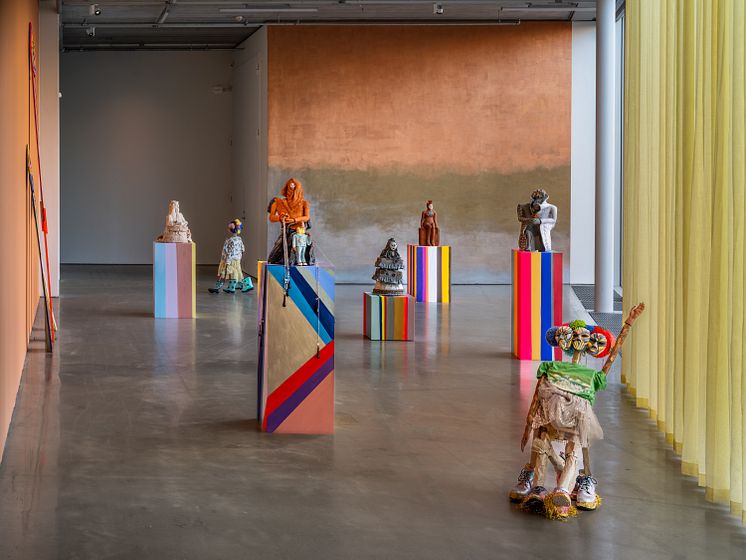 Valeria Montti Colque, installationsvy Cosmonación – Modersberget, Bonniers Konsthall, 2025