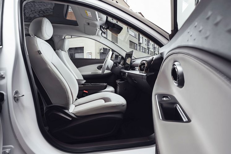 E30X_beige_interior_4.JPG