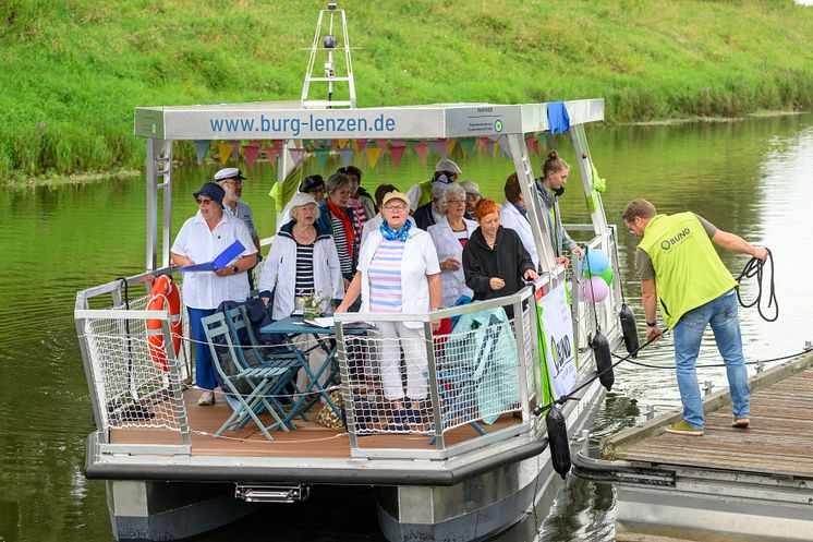 Burg_Lenzen_Bootstaufe(c) BUND-Besucherzentrum Damschen.jpg