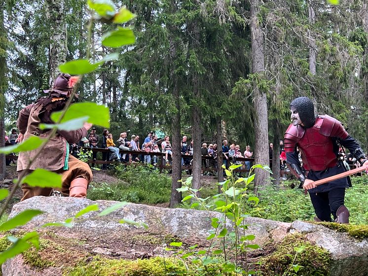 Drakjägare Carnifex går till attack