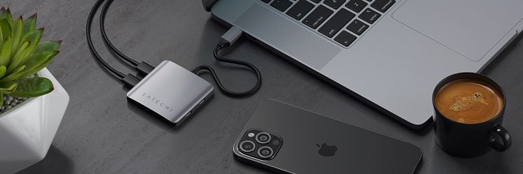 SATECHI_4xUSB-C_HUB_BANNER.jpg
