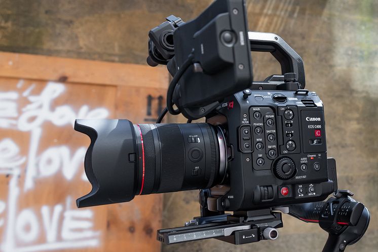 Canon EOS C400 och RF 35mm F1.4L VCM_Ambient_Christne Ng_Canon USA_Gimbal-11[1].jpg