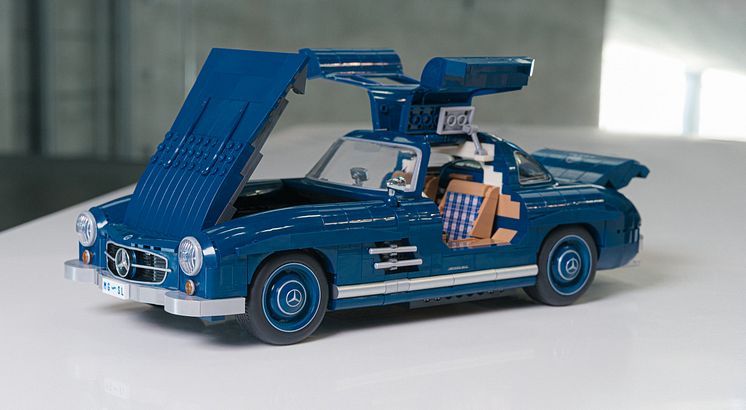 mercedes_mattel_300sl_188_crop.jpg