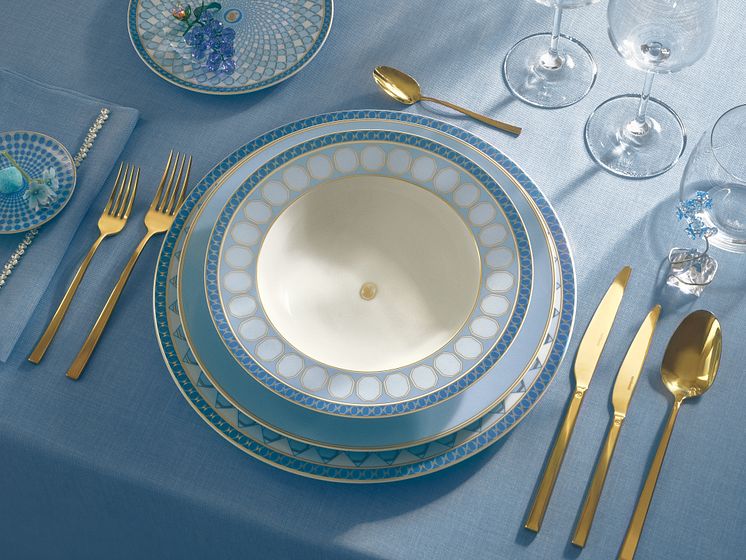 Dinnerware_Setting_Blue_v6.jpg