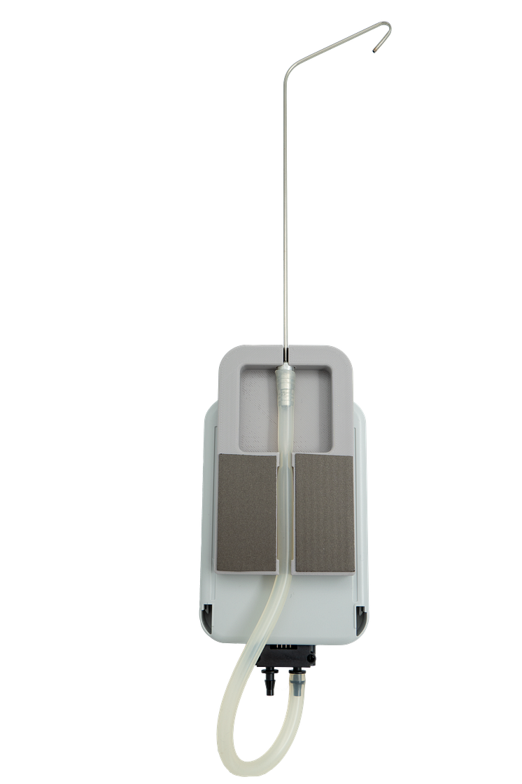 Celsicom-V600-back-with-hose.png