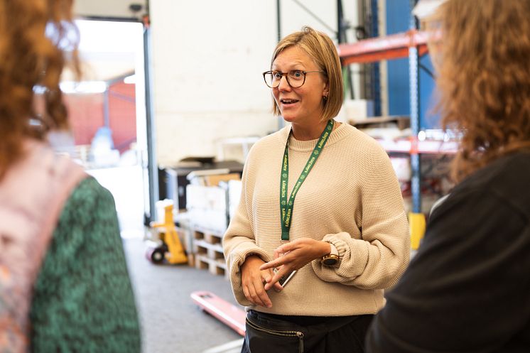 Emelie Johansson, arbetsledare på Returbutiken och Byggåterbruket Umeå kommun 