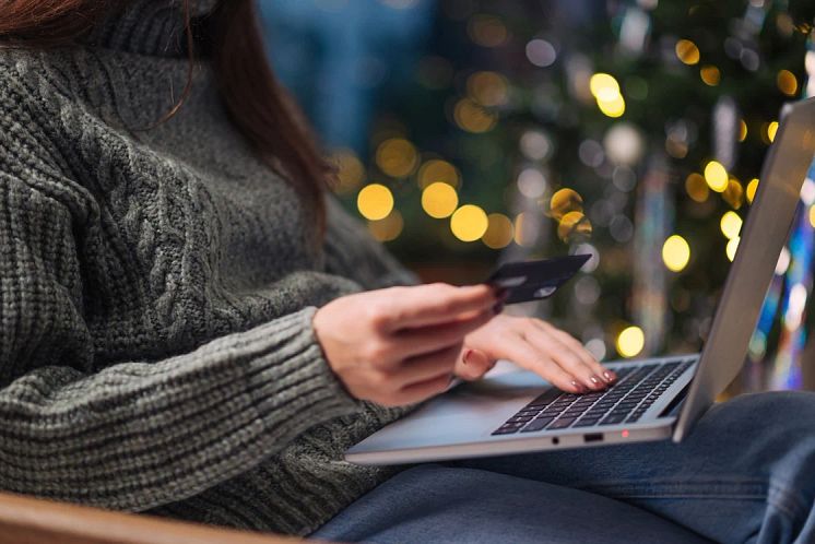 holidays_shopping.webp