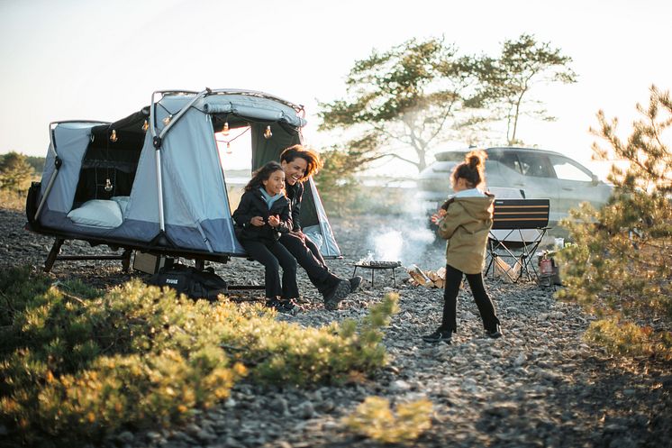 Thule Outset_Towbar-mounted tent.jpg