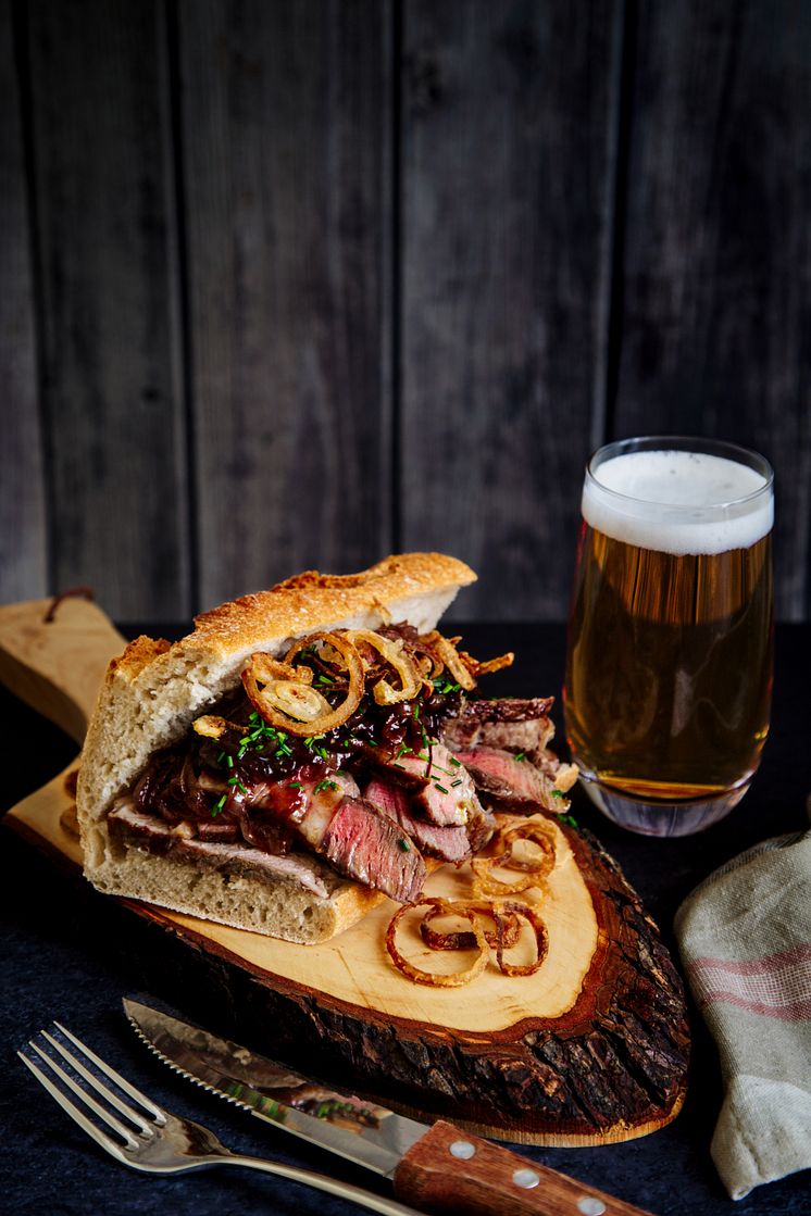 CanadaBeef_Steak_Sandwich_1_(c)CanadaBeef.jpeg