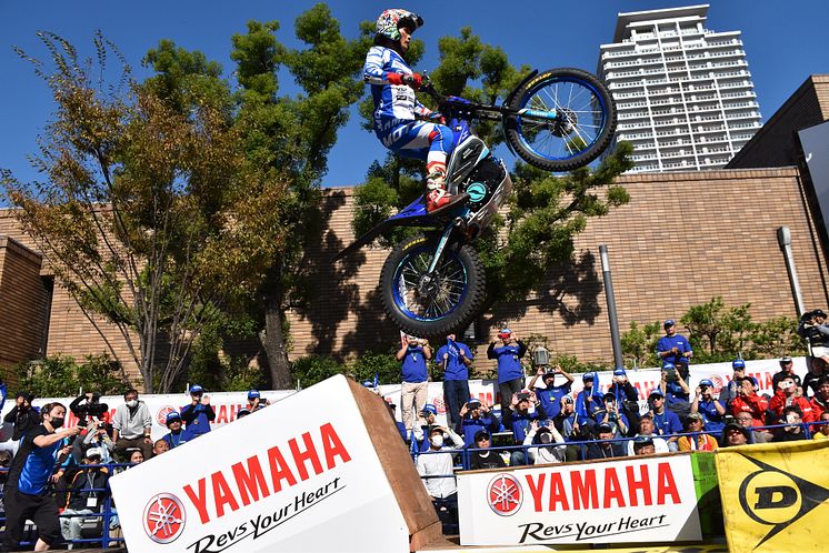 2024110402_001xx_JTR_Rd8_黒山選手_4000.jpg
