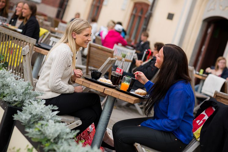 Fika på café
