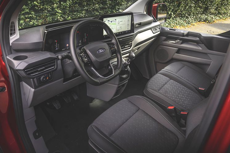 TRANSIT_CUSTOM_LIMITED_VAN_INTERIOR_02