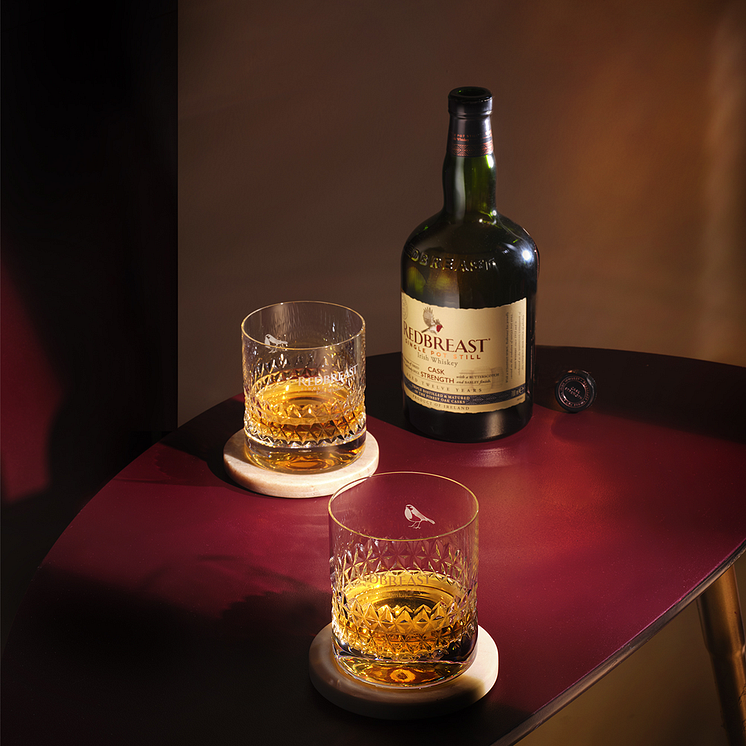Redbreast_FY25_Social_Cask_Strength_Serves_No_Jigger_1x1.png